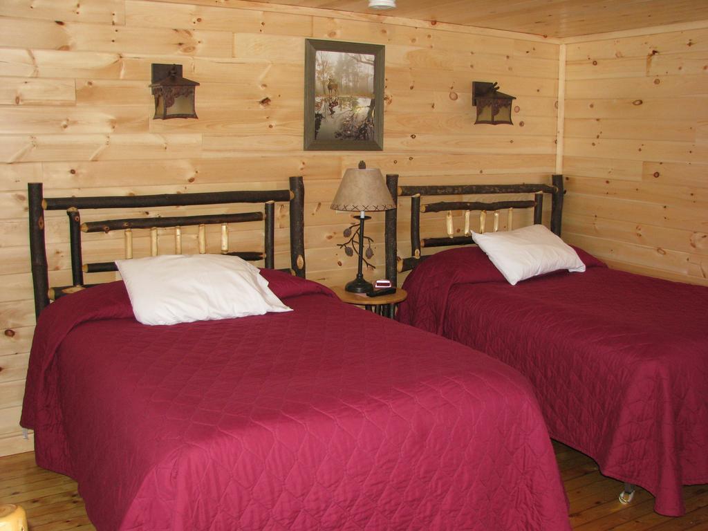 Pine Knoll Hotel Lakeside Lodge & Cabin Олд-Фордж Номер фото